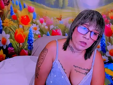 indianroxy 现场XXX聊天