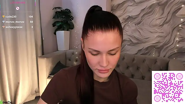 Chat +18 de Aria_Mila ao vivo
