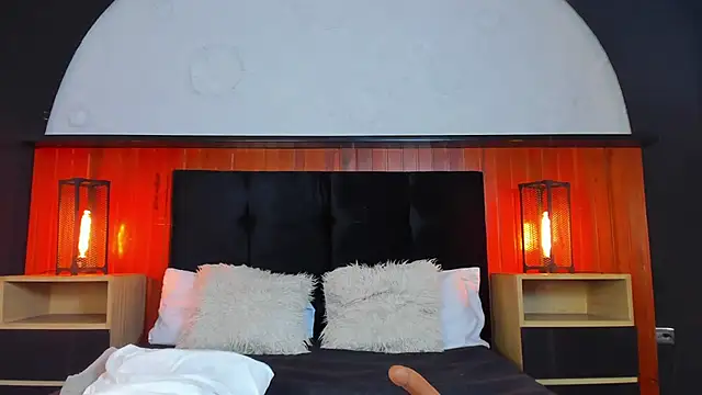Show modela Leo_Savage_ na web-kameri
