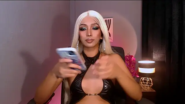 xUrGoddess_islaCumsAlotx Webcam Show