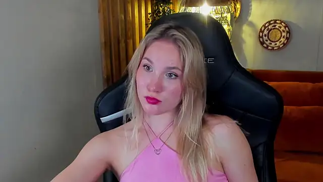 Show webcam de ElaraVoltage