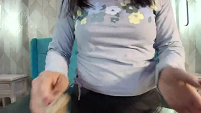 SaraPreston's Live XXX Chat