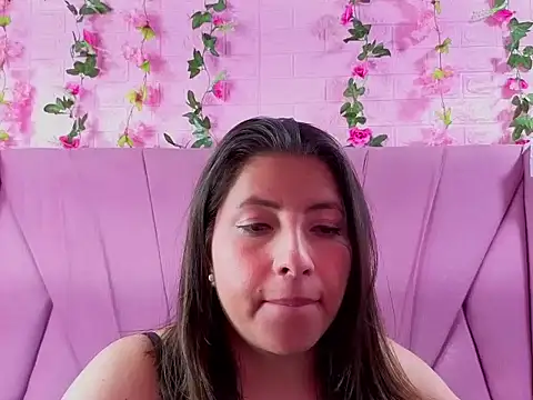 XXX chat uživo modela EmberCooper_