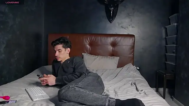 DanielCrush1's Live XXX Chat