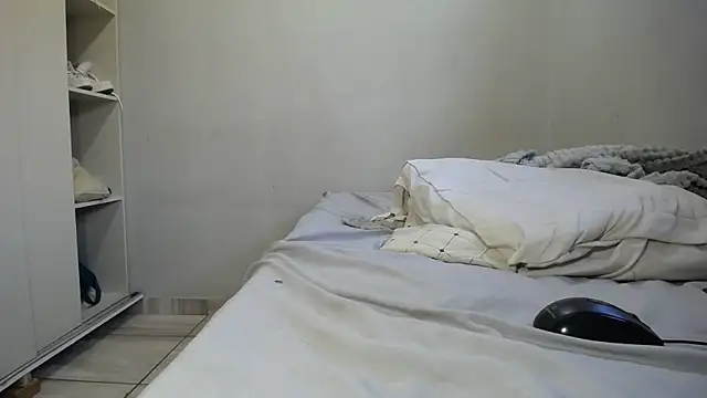 KinkyJXxX's Webcam Show