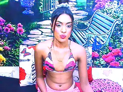 IndianPretty14u2Luv Adlı Modelin Canlı XXX Sohbeti