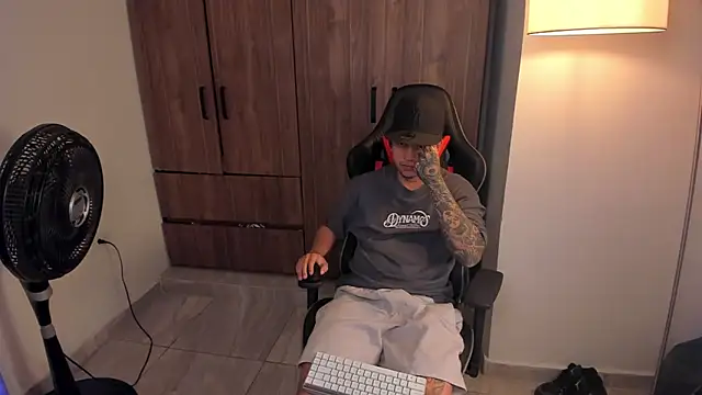 Chat XXX en directo de Jake_simons