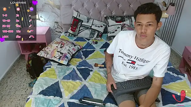 Mia_Hiills Webcam show