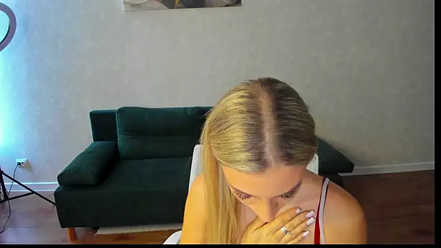 Chat +18 de Silen_Tori ao vivo