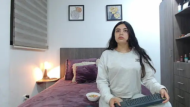 Scarlett_Jazmin's Webcam Show