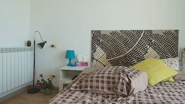 IreneBlue_ élő XXX-chatje
