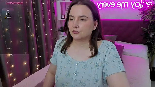 FeralPeach Chat XXX in diretta