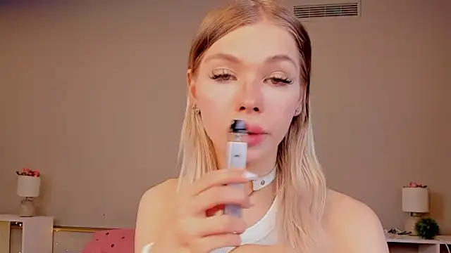 Chatroom XXX en direct de Blondy_Fina