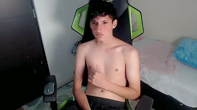 Pablito_junior's Webcam Show