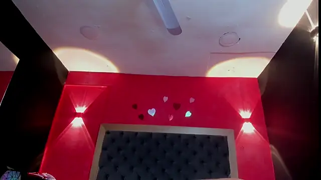 Chatroom XXX en direct de YayaHilton