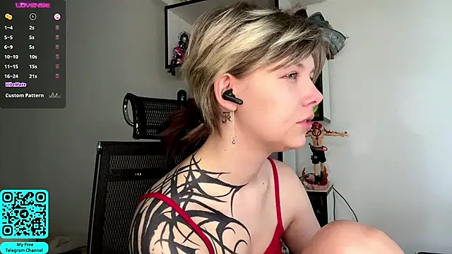 MadalynNosel's Live XXX Chat