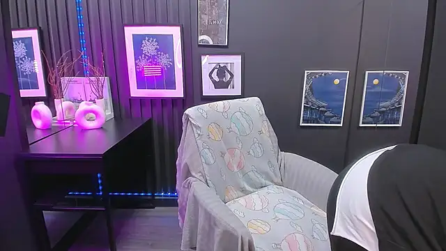 CarmenSoft Adlı Modelin Canlı XXX Sohbeti