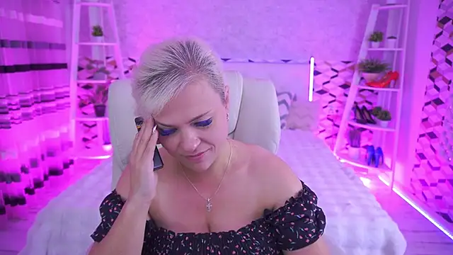 CrystalVibe's Webcam Show
