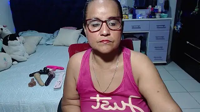 pervert_mommy_'s Live XXX Chat