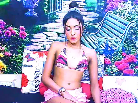 IndianPretty14u2Luv's Live XXX Chat