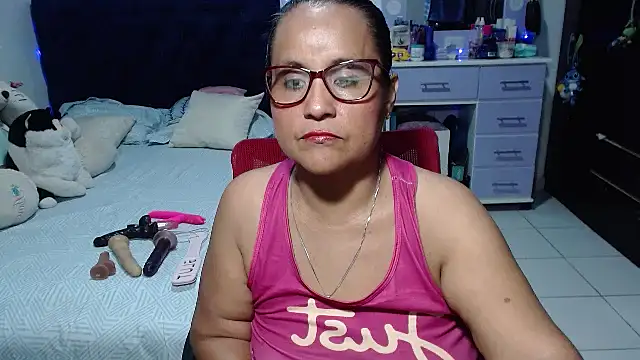 pervert_mommy_'s Live XXX Chat