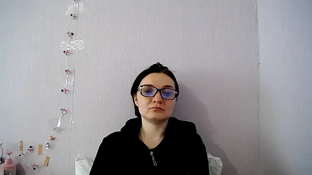 Shiny_gine's Live XXX Chat