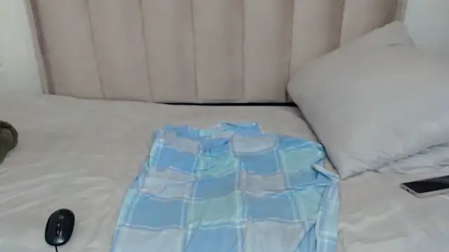 CuteHoney92's Live XXX Chat