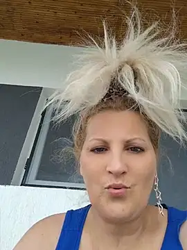 Divineblond 라이브 XXX 채팅