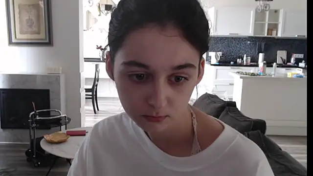 cute_lilia – Kamerová šou