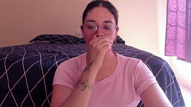 atenas_05_'s Live XXX Chat