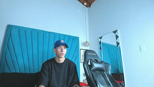 OliverThompsonJS Show Webcam