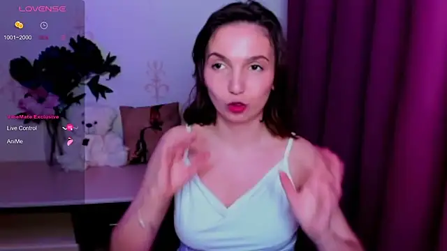 Czat XXX na żywo – KindHazelHere_