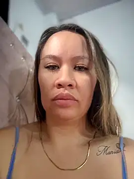 Emiily_lee élő XXX-chatje