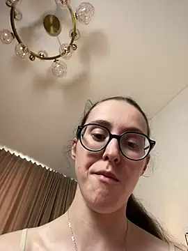 MartiniiSelenna's Live XXX Chat