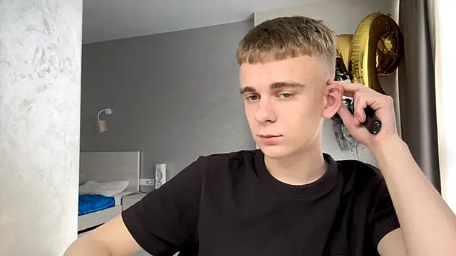 SoloFury élő XXX-chatje