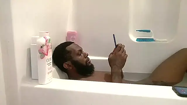 Chocolate_Droppa Show Webcam