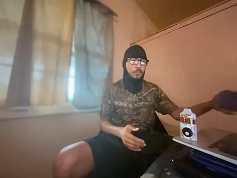 ThrowedWorldWide's Webcam Show