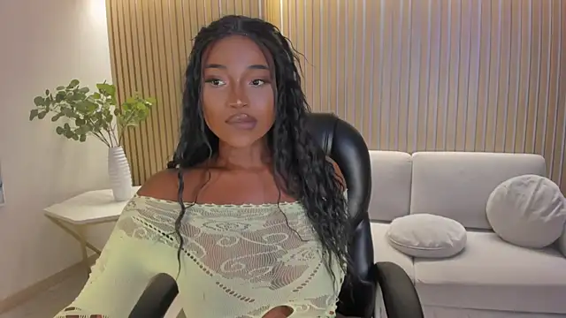 SavannahStorm Chat XXX live