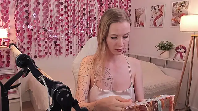 MissRightXn Live XXX chat