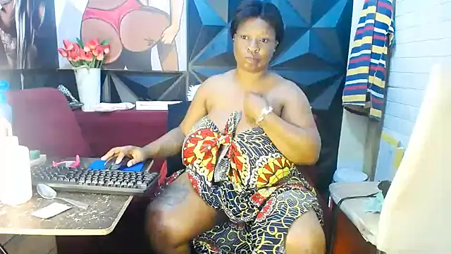 Ebonyfancyface Adlı Modelin Canlı XXX Sohbeti