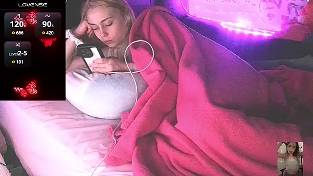 BlondiewithanassのライブXXXチャット