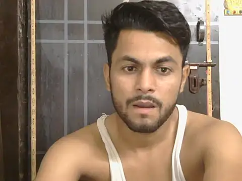 StubborndesiboyのライブXXXチャット
