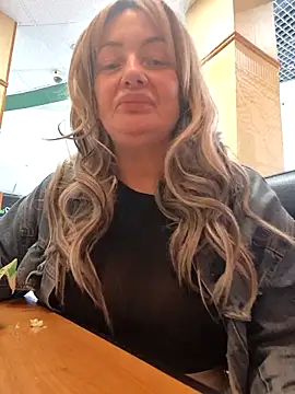 Chatroom XXX en direct de queenaleksagrey