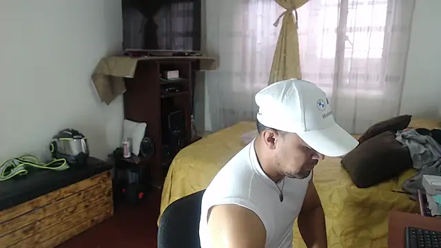 Chat +18 de AlejoMoretti ao vivo