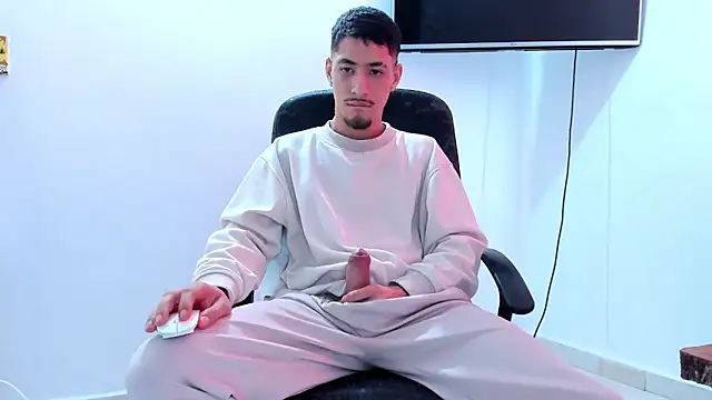 Czat XXX na żywo – Chandler_ken