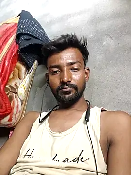 India_HOT23: διαδικτυακό σόου στην κάμερα