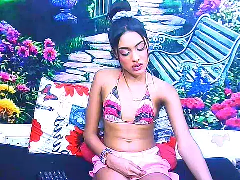 Chat XXX en directo de IndianPretty14u2Luv