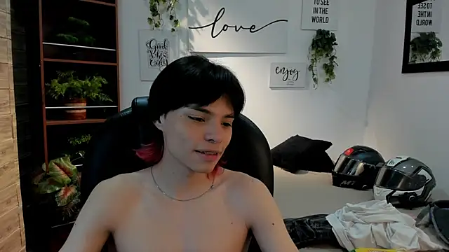 Вебкам-шоу coby_cum