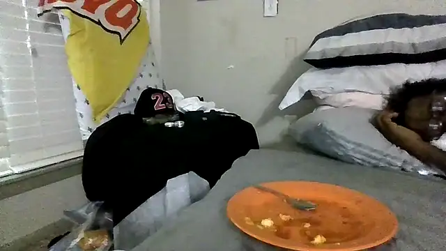 Онлайн чат XXX Triggerhappycj100
