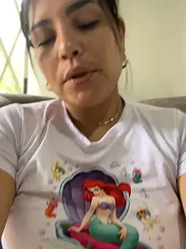 Chat XXX ao vivo de Isabella33_